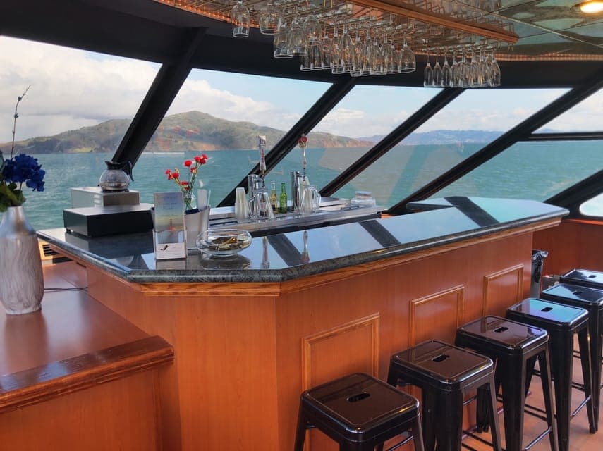 Empress Yacht New Year's Eve Party Cruise Gallery Image 2