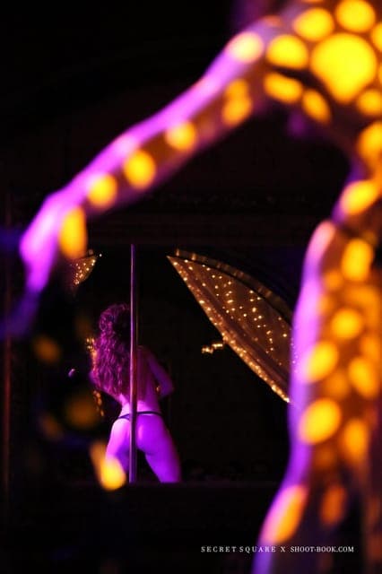 Secret Square Paris : Parisian Strip-Tease Cabaret Ticket Gallery Image 3