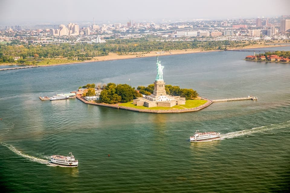 Manhattan Sightseeing Helicopter Tour Gallery Image 4