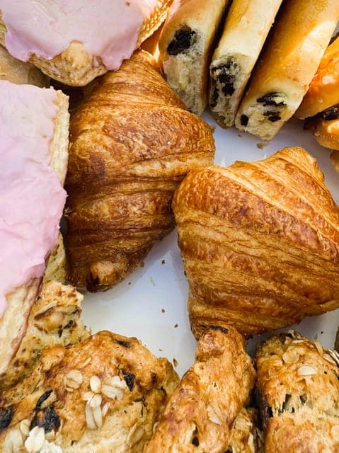 Sunday Pastry & Prosecco Sail on Boston Harbor Gallery Image 3