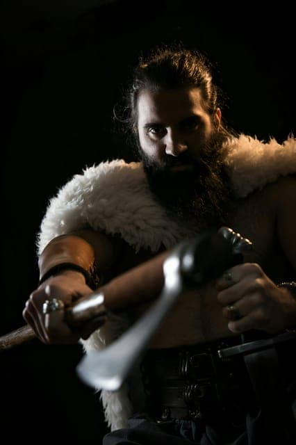 Axe and Knife Throwing Experience Gallery Image 3