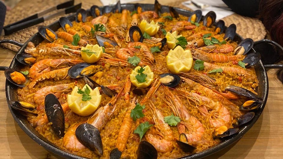Barcelona Evening Cooking Class: 5-Course, 3 Paellas & Cava Gallery Image 1