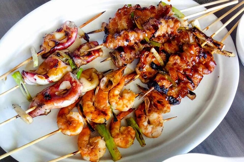 Cancun Beach Seafood BBQ Class in a Kombi Gallery Image 2