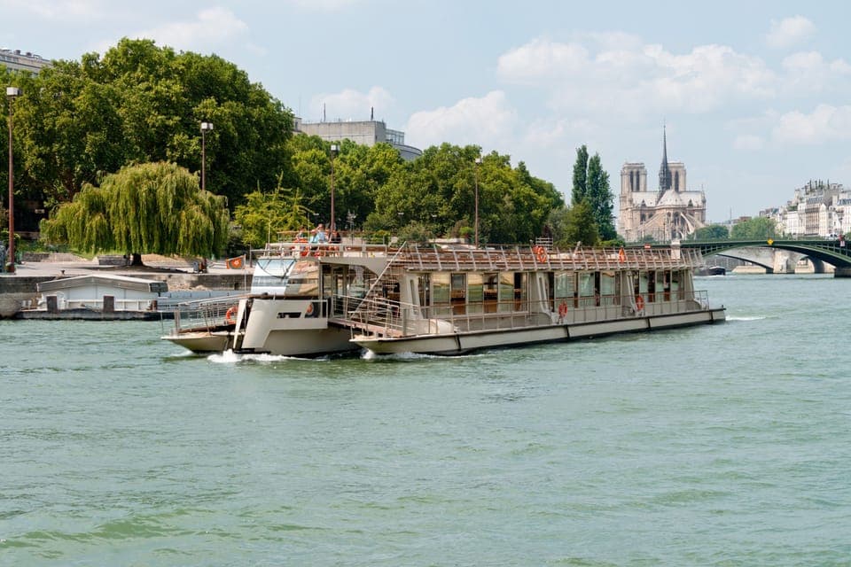 Eiffel Tower Access and Seine River Cruise Gallery Image 3
