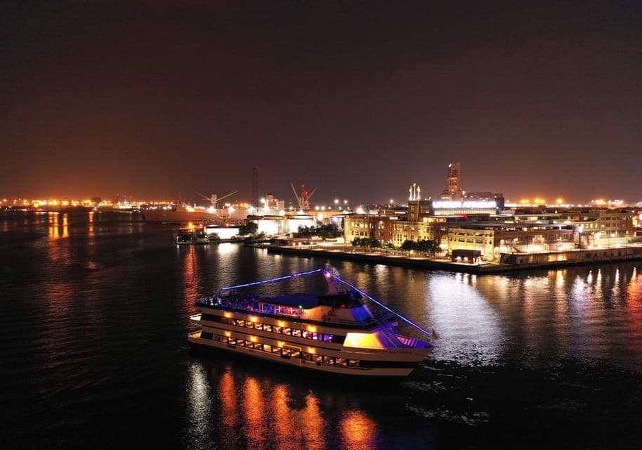 Christmas Eve Gourmet Brunch or Dinner Cruise Gallery Image 4