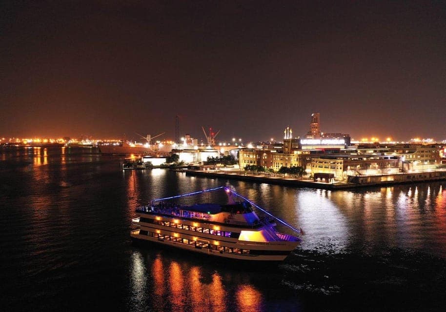 Christmas Eve Gourmet Brunch or Dinner Cruise Gallery Image 4