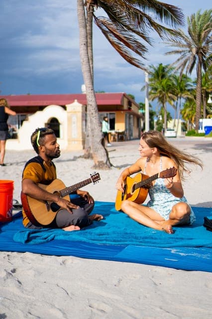 Beach Guitar Lesson Gallery Image 4