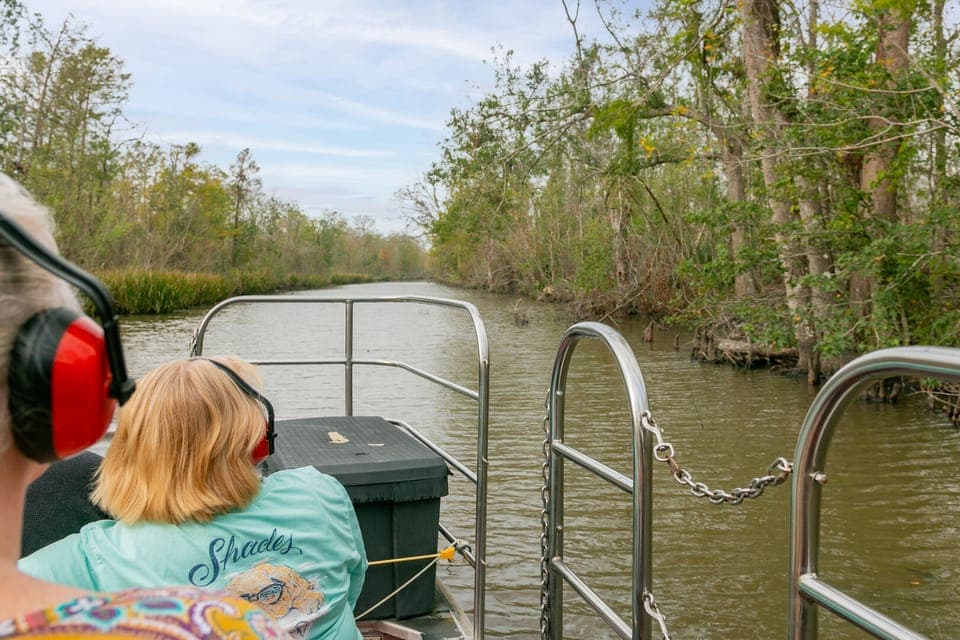 Swamp Airboat, 2 Plantation Tours & Lunch Gallery Image 4