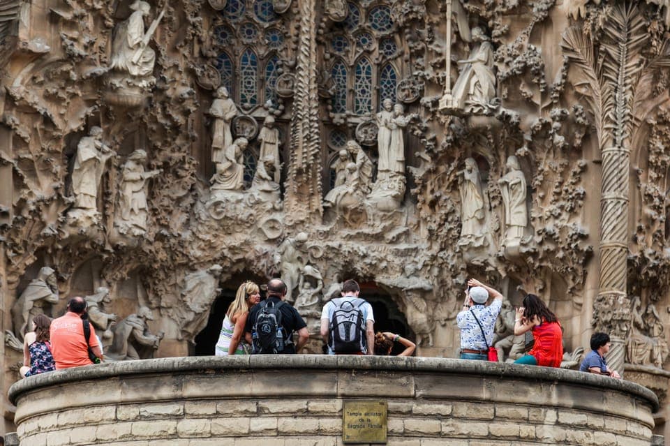 Sagrada Família and Park Güell Combo Guided Tour Gallery Image 4