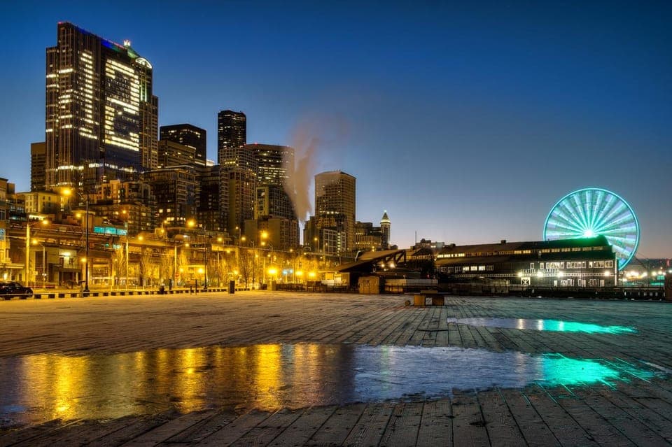 Scenic Night Tour with Space Needle & Skywheel Gallery Image 3