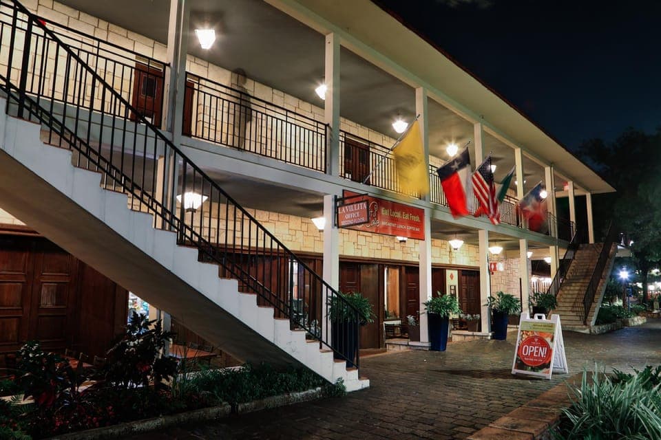 Spirits & Spirits Haunted Pub Crawl Gallery Image 4