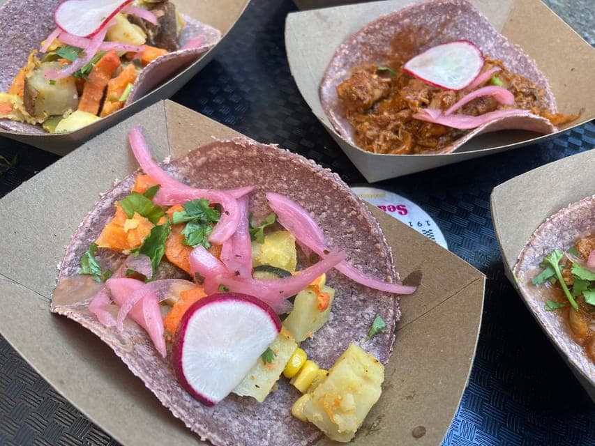 Pike Place Market Tasting Tour with Art & Music Gallery Image 3