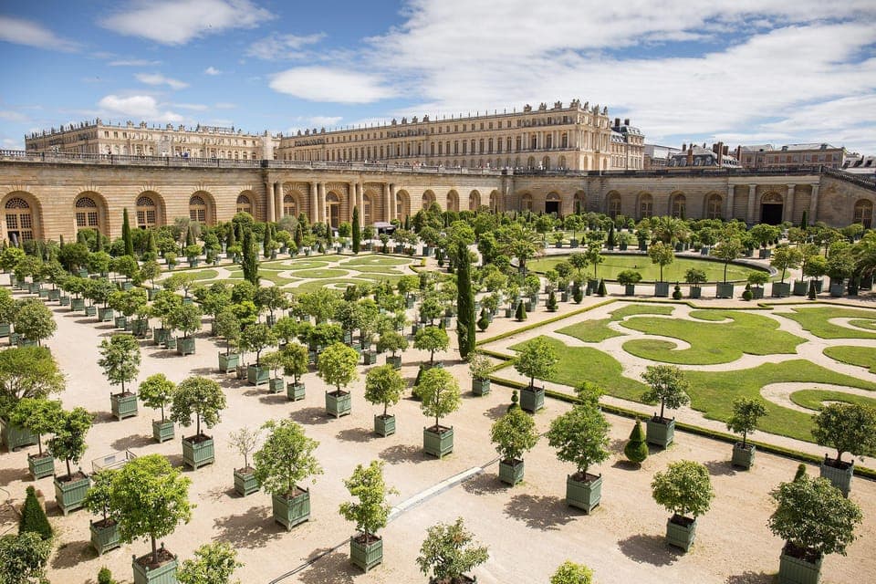 Palace of Versailles private tickets + transfer from Paris Gallery Image 2