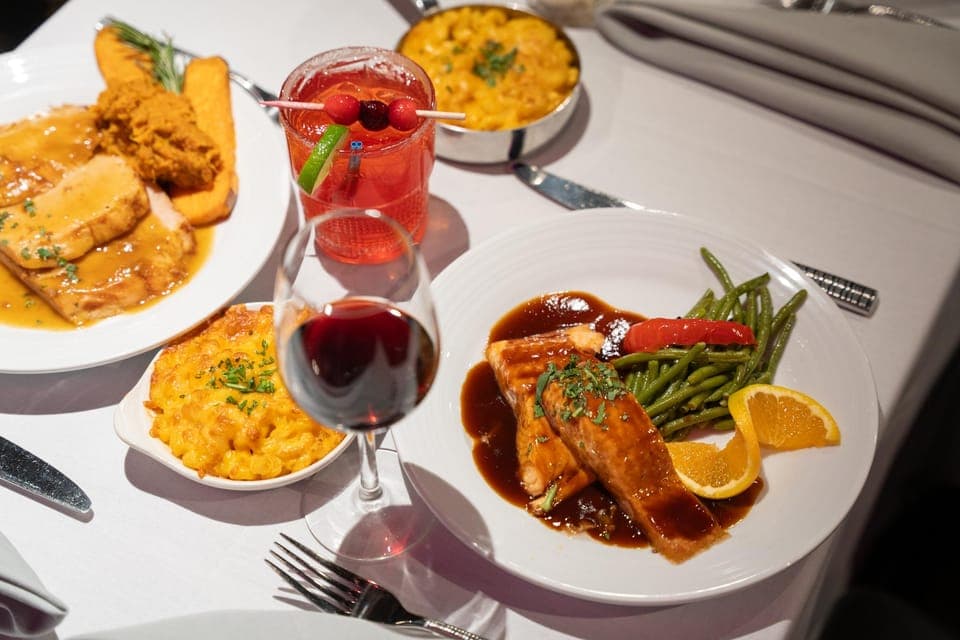 Christmas Eve Buffet Lunch or Dinner Harbor Cruise Gallery Image 2