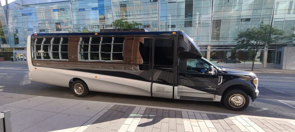 43. Toronto Premium Outlets Shopping Shuttle Bus - Image 43