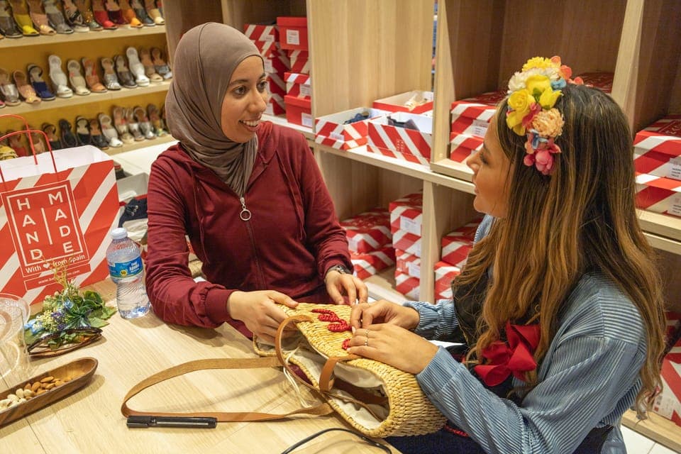 Design and Craft a Raffia Bag in Barcelona Gallery Image 4