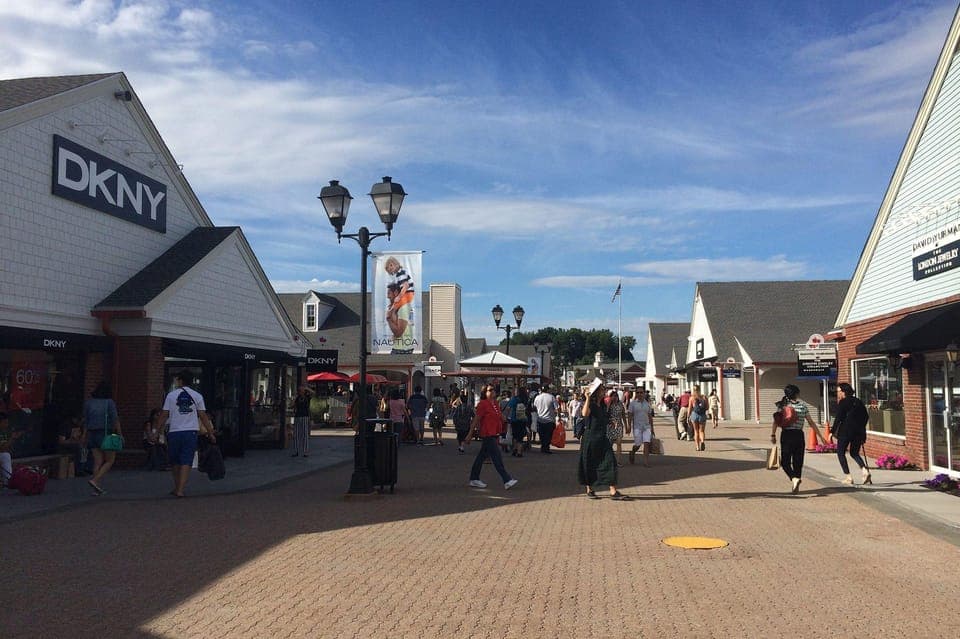 Woodbury Outlets Private Shopping Tour Gallery Image 2
