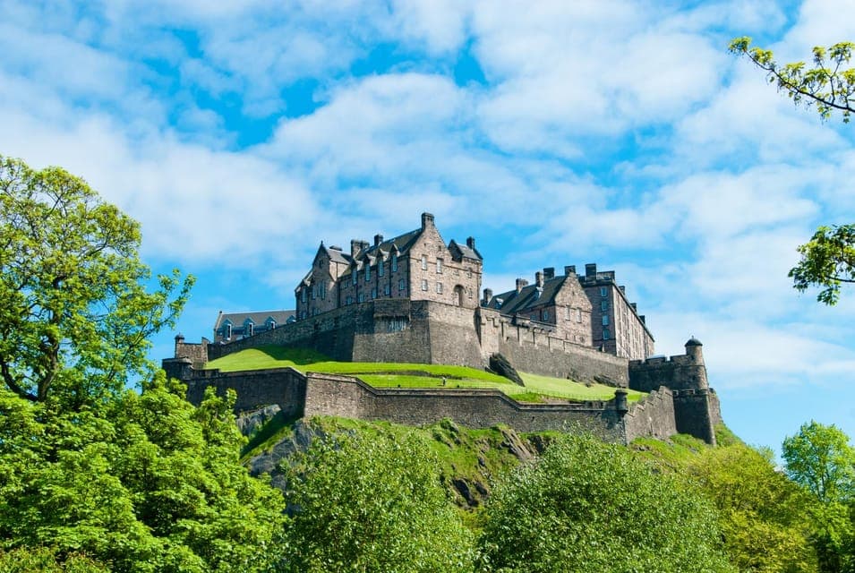 Edinburgh Overnight Trip with Accommodation Gallery Image 1