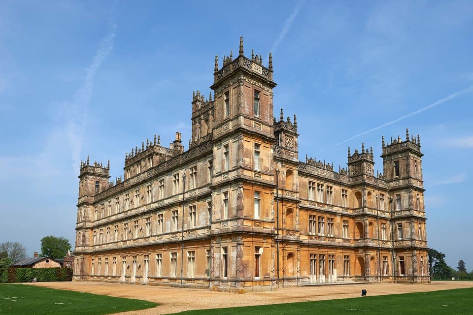 From London: Downton Abbey and Village Coach Tour - Image 2