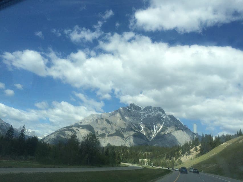 17. Minivan Airport Shuttle: Banff <---> Calgary - Image 17