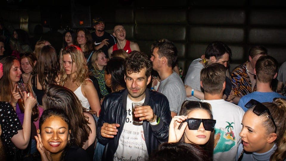 Pub Crawl with Shots and Nightclub Entry Gallery Image 2