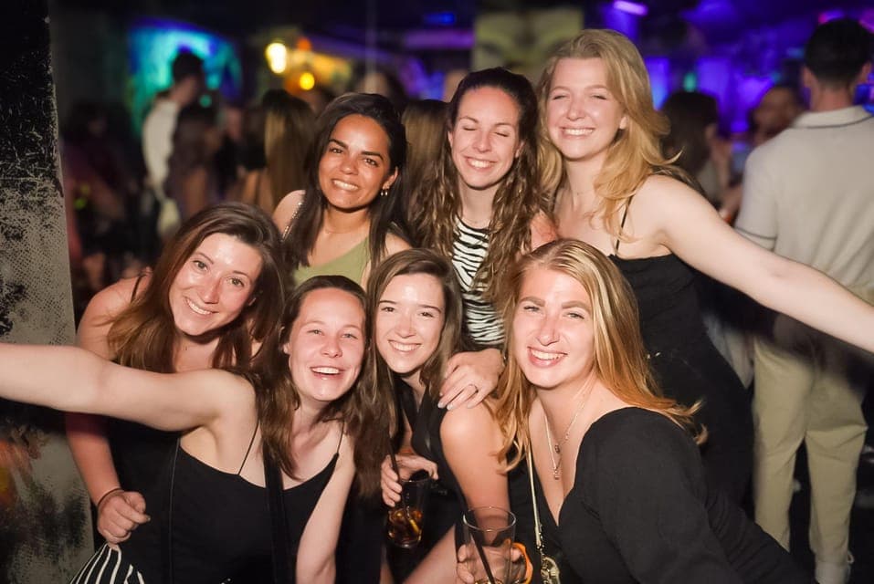 Guided Pub Crawl Miami and Club Entry Wynwood Gallery Image 4