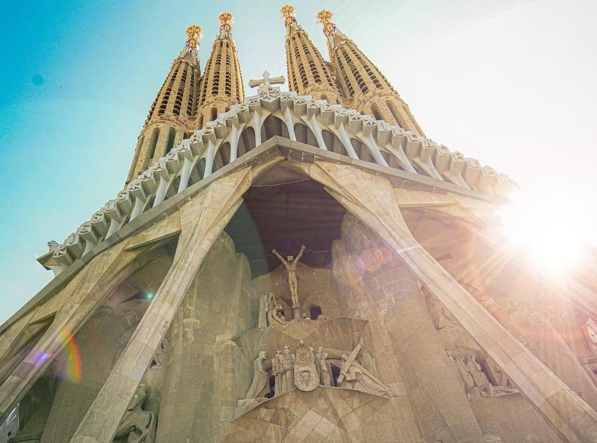 Sagrada Familia Guided Tour with Skip-the-Line Entry Ticket Gallery Image 2