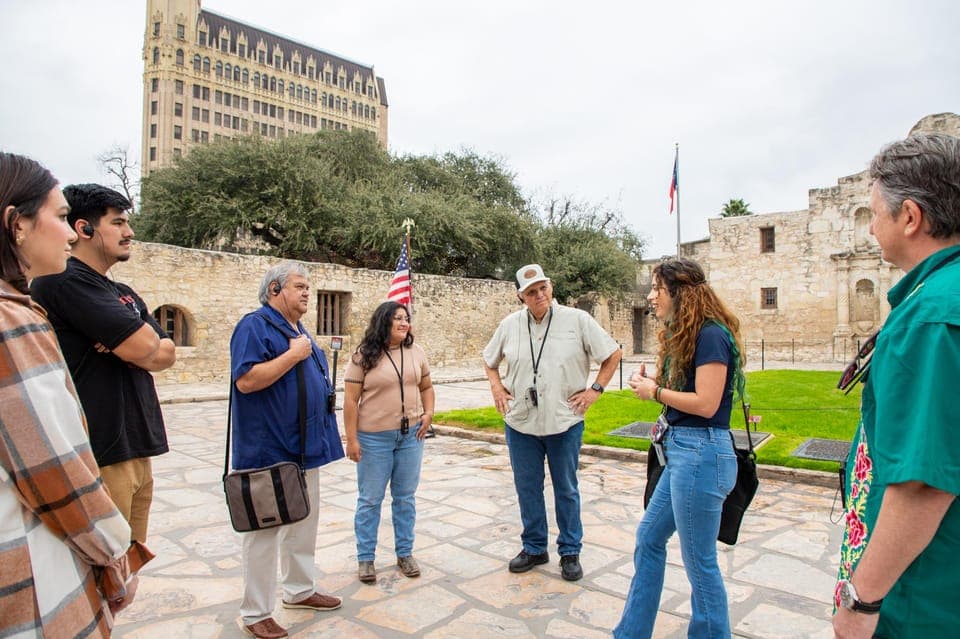The Alamo Guided Tour in Spanish - Image 6