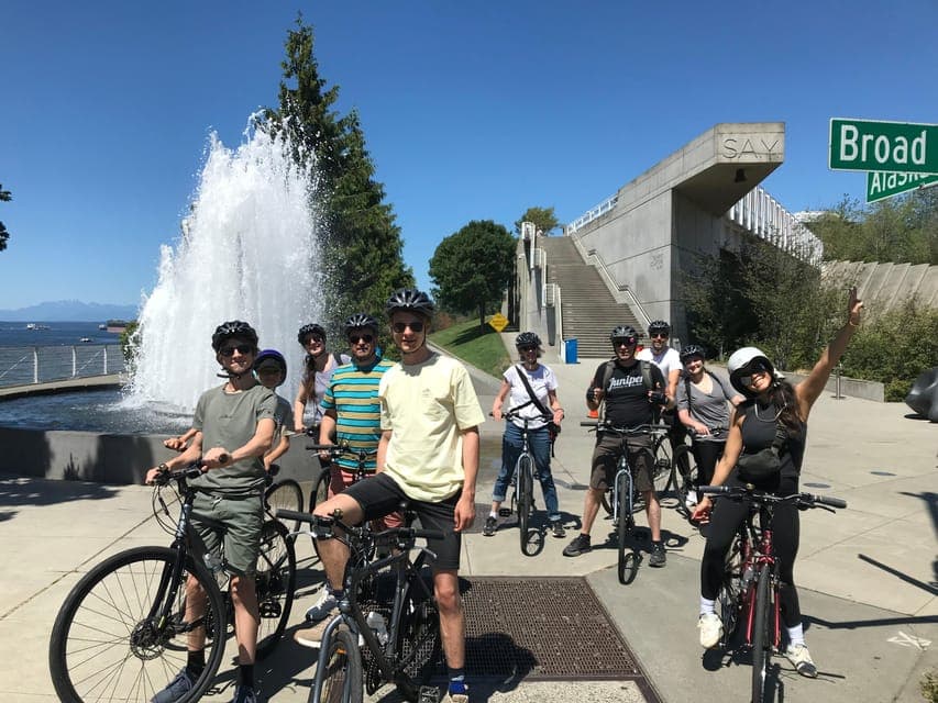 3 Hour Emerald City Standard Bike Tour Gallery Image 3