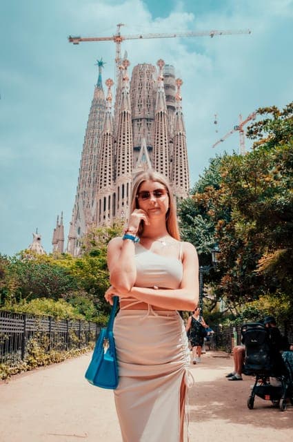 PHOTOSHOOT Sagrada Familia (find me version) Gallery Image 4