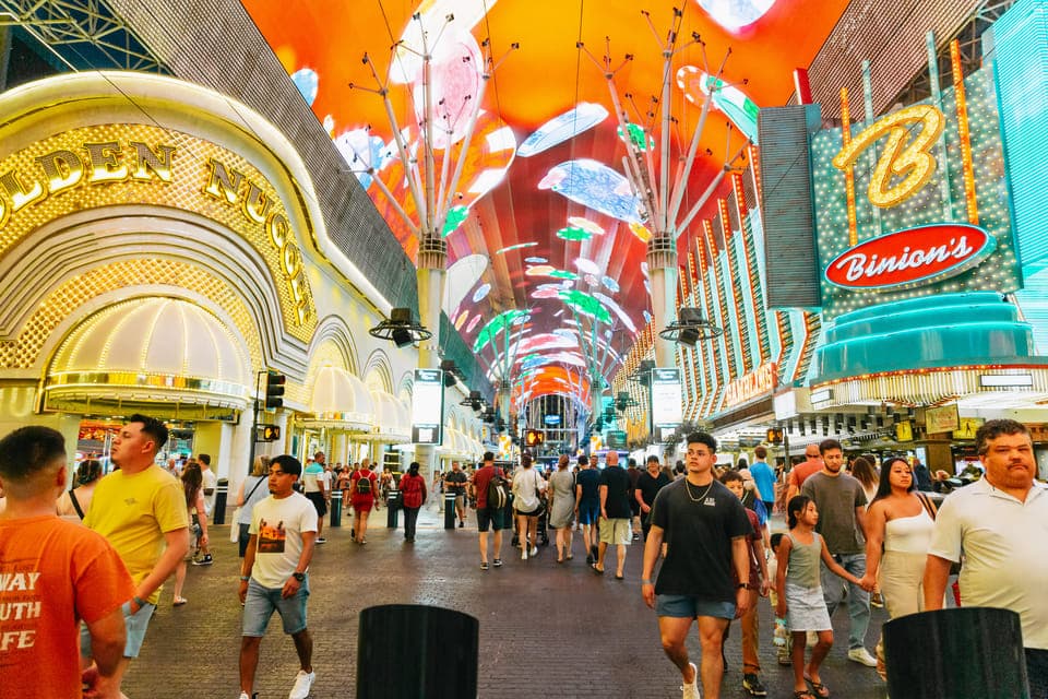 Vegas After Dark Night Tour with Free Drink (21+) Gallery Image 3