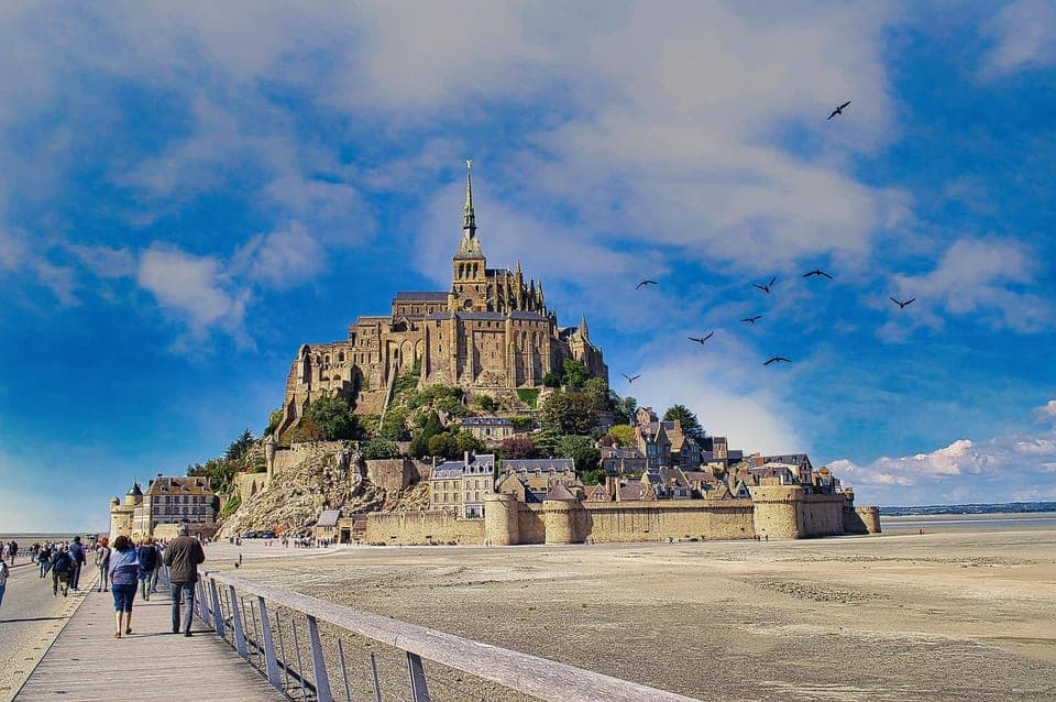 D-Day Landmarks and Mont Saint-Michel Guided Tour Gallery Image 3