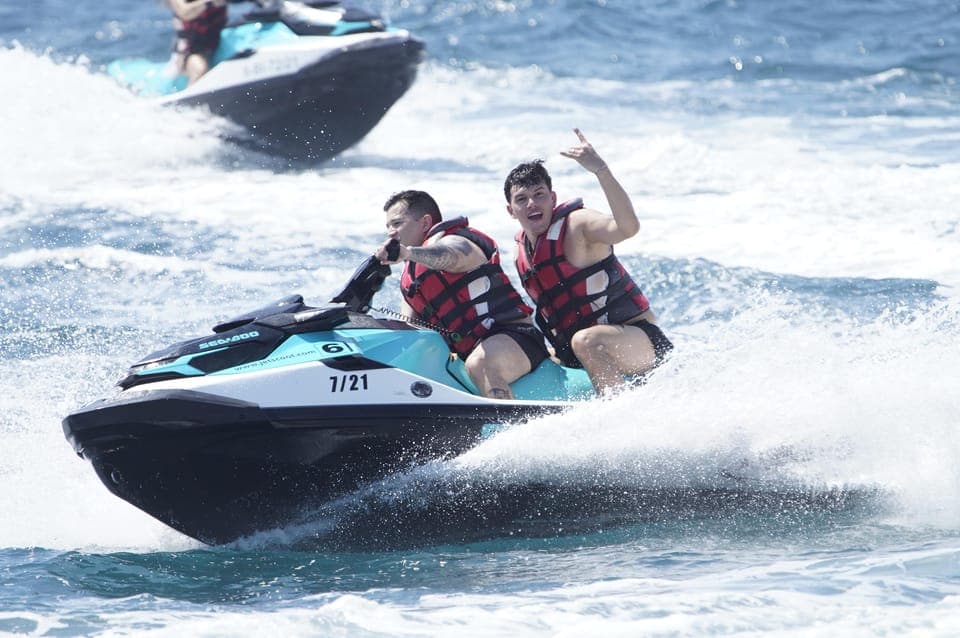 Ibiza Pack (Parasailing + Jetski 30 minutes) Gallery Image 2