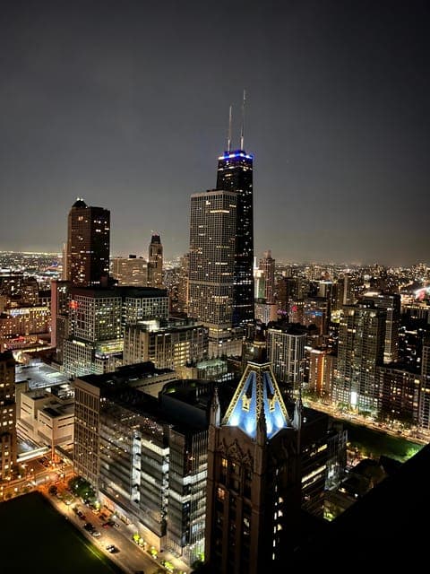 Tour Chicago LGBTQ+ Style Gallery Image 4