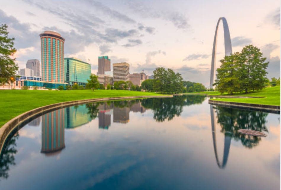 St. Louis Skyline & Stories: 2-Hour Private Walking Tour Gallery Image 4