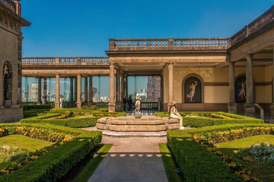 Exclusive tour of Chapultepec Castle, after-hours access Gallery Image 4