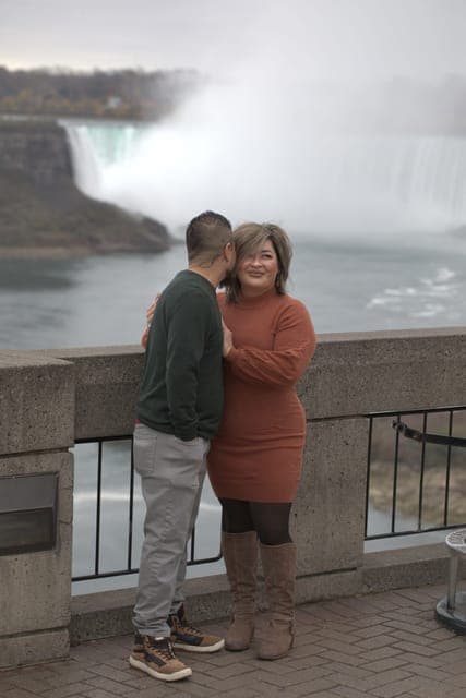 Private Professional Photo Shoot in Niagara Falls Gallery Image 2