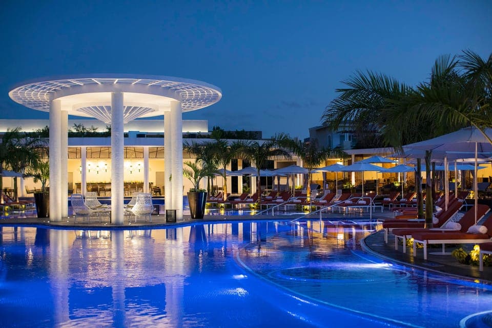 Private Shuttle CUN Airport to Moon Palace The Grand Cancun Gallery Image 3