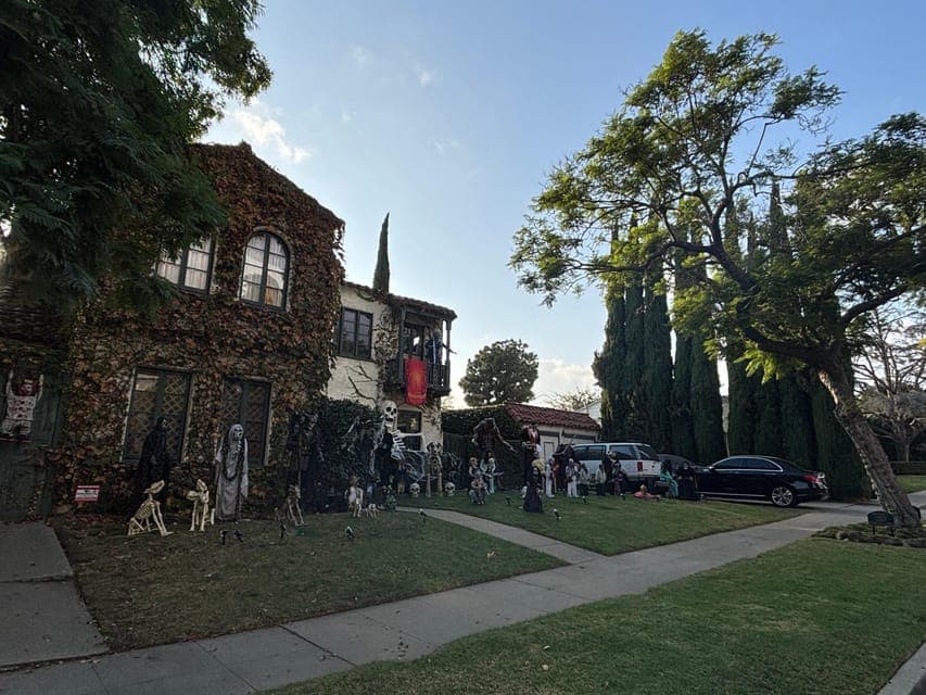 Three filming locations of the America TV show Modern Family Gallery Image 2