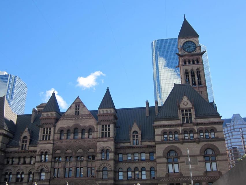 Highlights Drive and Walking Tour Gallery Image 2