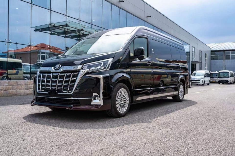 Superior Private Transfer between CUN Airport and Cancun Gallery Image 2