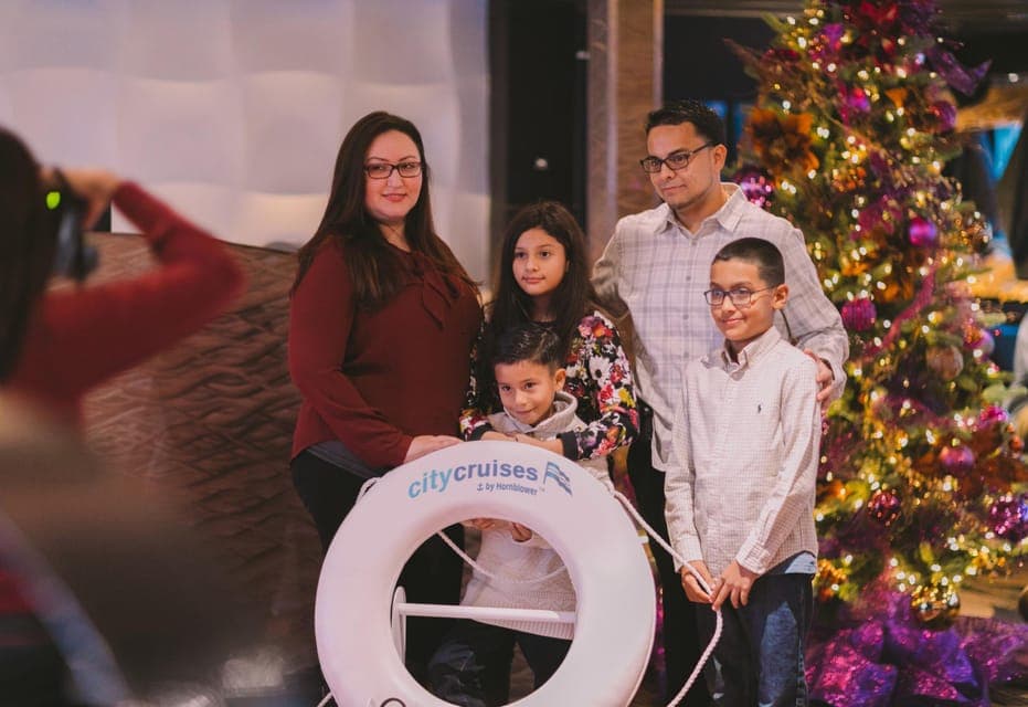 Christmas Eve Gourmet Brunch or Dinner Harbor Cruise Gallery Image 4