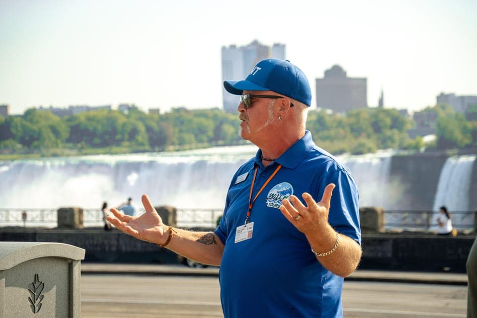 Ultimate Niagara Falls Tour with Boat Cruise Gallery Image 2