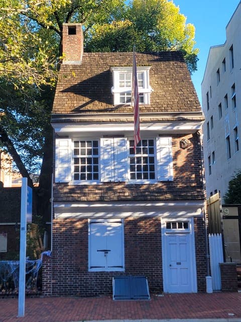 Guided Walking Tour of Historic District! Gallery Image 4