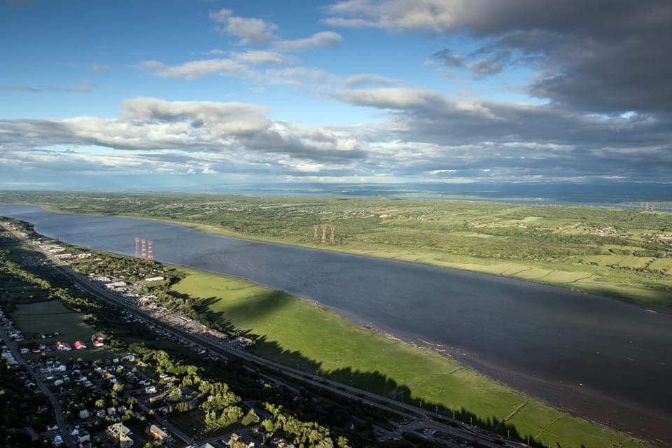 Attitude-Helicopter: Helicopter tour of Quebec City Gallery Image 3