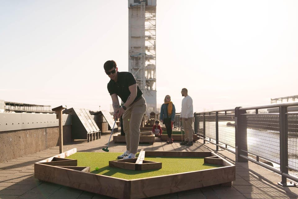 Outdoor mini golf in Montreal Gallery Image 2