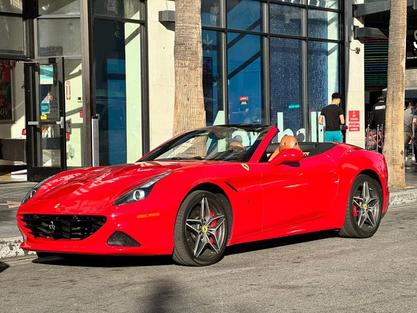 Hollywood Sign 50 Min Ferrari tour (drive or be driven) Gallery Image 3