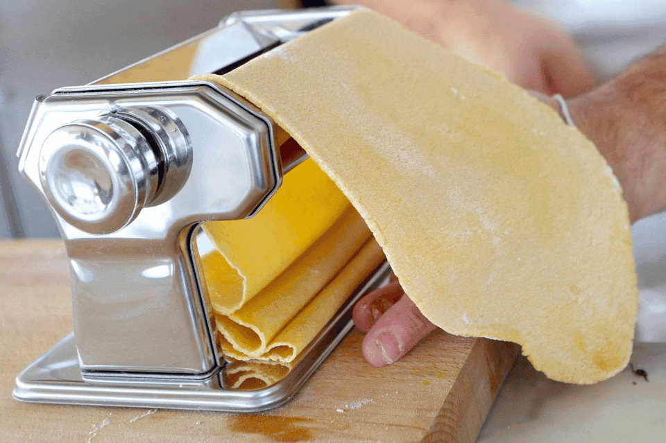 Master the Art of Colossal Shrimp Alfredo Pasta Gallery Image 2