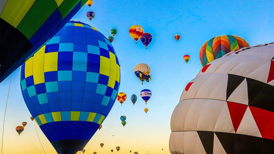 Fly over the impressive pyramids of Teotihuacan in a hot air balloon Gallery Image 2