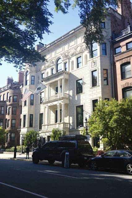 Back Bay: Evening Small-Group Walking Chocolate Tour Gallery Image 3